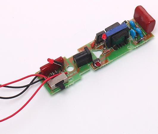 滅蚊拍上輕觸開關和撥動開關的應用