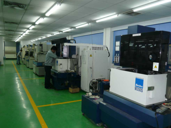 輕觸開關生產車間 輕觸開關生產車間